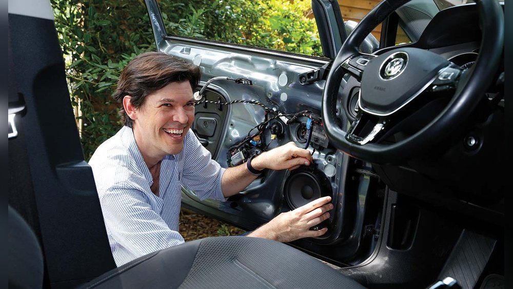 How Much is It to Install Speakers in a Car