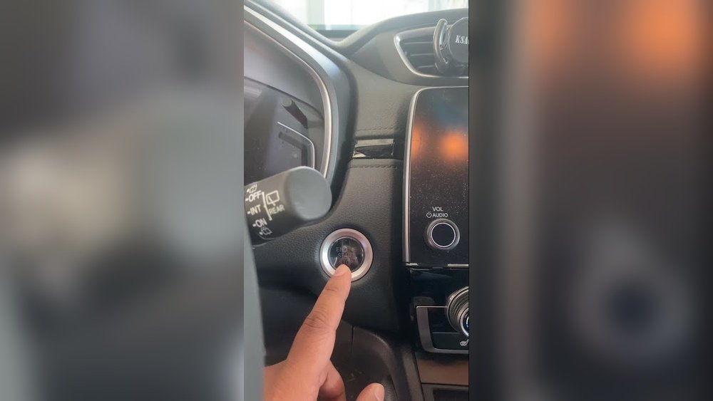 How to Turn on Radio Without Starting Car